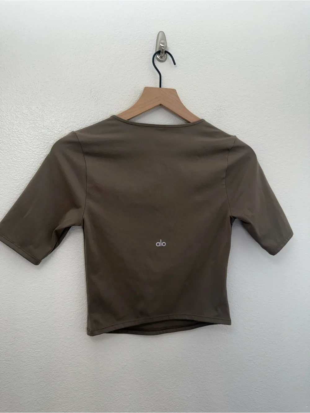Alo Softsculpt Precision Half Sleeve Top in Olive Tree